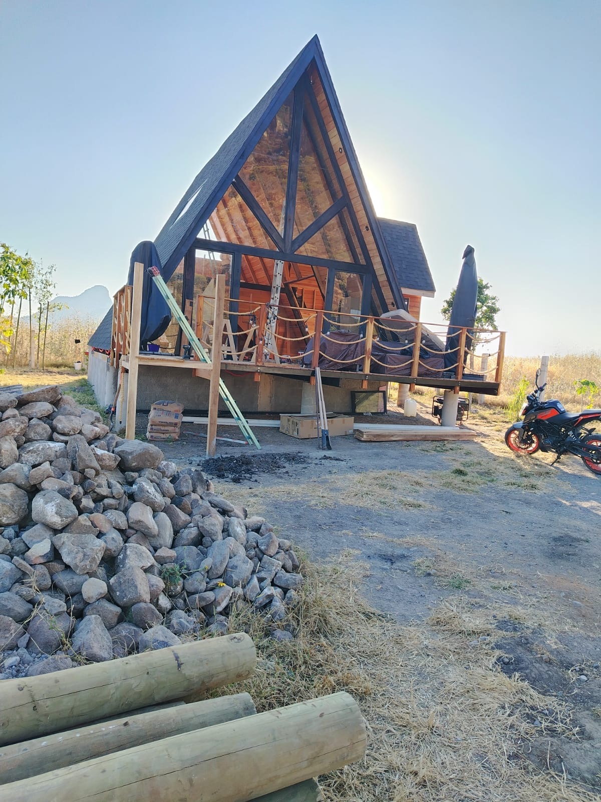 Cabaña con terraza en proceso